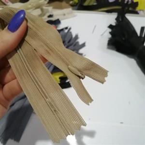 زیپ 20 سانتی کرمی پررنگ مخفی