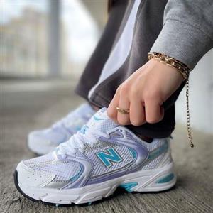 61 کتونی دخترانه ویتنامی نیوبالانس New balance مناسب ورزش و پیاده روی 