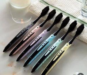 مسواک  مکس بیوتی مدل بامبو ذغالی با برس نرم -