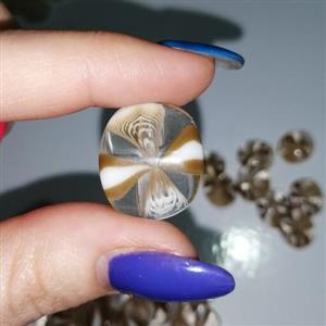 دکمه لباس شیشه ای رنگ قهوه ای بزرگ بسته 10 عددی