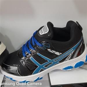 کتونی پسرانه اسیکس گ