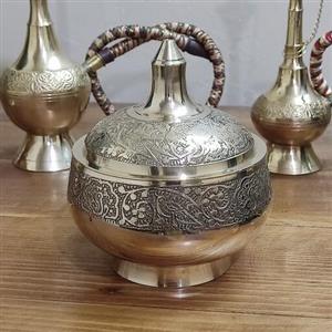 قندان تمام برنجی ساخت هند با کیفیت بسیار بالا و سنگین با سطح کیفیتی درجه یک بسیار زیبا و خاص مناسب استفاده دائم