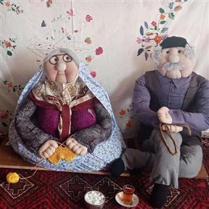 دکور عروسک مادربزرگ و پدربزرگ نشسته... قد 80سانتیمتر