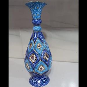 گلدان میناکاری شده از جنس مس و تماما کار دست بانوان اصفهانی 