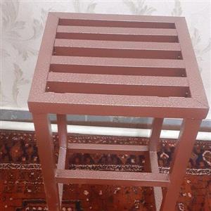 چهار پایه فلزی بادوام