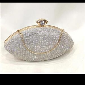 کیف تمام نگین  مدل بیضی با دسته و زنجیر  بلند.. بسیار شیک و جذاب