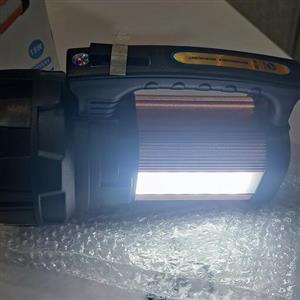 چراغ قوه  پاور بانک دار با چراغ بغل دو حالته با باطری لیتیوم و برند اصلی