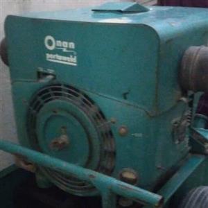 دینام و موتور جوش بنزینی دوسیلندر  اونان Onan ساخت امریکا