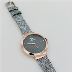 ساعت دخترانه کد10507عقربه دار سواروسکی.بند چرمی.زیبایی را به دستان خود هدیه دهید