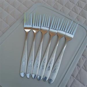 چنگال غذاخوری طرح گل میخک بسته 6 عددی جنس فولاد زد زنگ عیار 18 ضخامت 2 میل