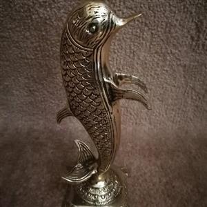 مجسمه دلفین برنجی مرغوب قلمکاری شده با ارسال رایگان