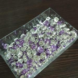 نگین پلاستیک قابدار  دارای جای دوخت
