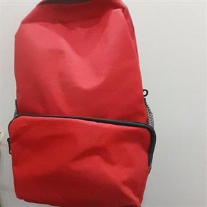 کوله پشتی قرمز