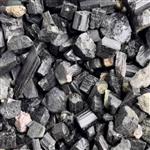 راف سنگ تورمالین سیاه در سایزها و وزنهای متفاوت گرمی 16 هزارتومن  مناسب چاکرای اول  جلوگیری از چشم زخم و انرژی های منفی