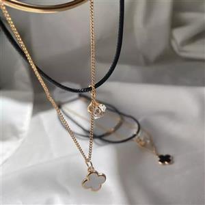 گردنبند مدل سه ردیفه طرح ملکه الیزابت