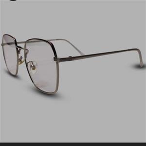 عینک طبی نقره ای جدید برند بوگاتی b145ویژگی‌های محصولبرند Bugatti 