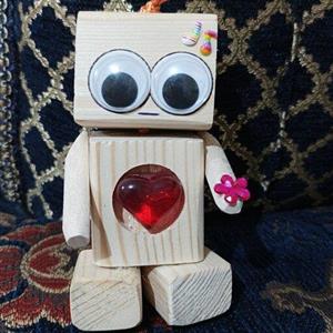 عروسک رباتی چوبی