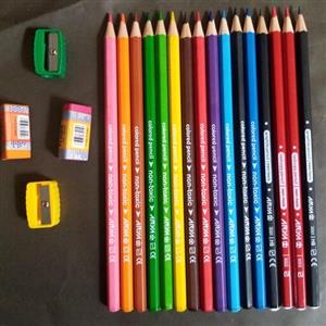 مداد رنگی آریا استوانه ای20تایی (12عدد مداد رنگی 2مداد مشکی2مداد قرمز2تراش2پاک کن)