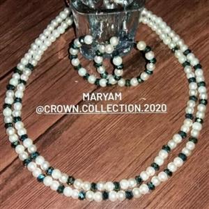 ست گردنبند و گوشواره مرواریدی  رنگ کریستال ها قابل تغییر است