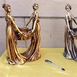 مجسمه پلی استری دو خواهر در دو رنگ برنز و سیلور قابل شستشو وبادوام