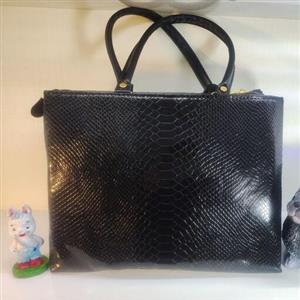 کیف ورنی زنانه بهار