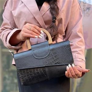 کیف کوچک دستی مجلسی مهمانی زنانه تمام چرم طبیعی گواشیر طرح پارمید