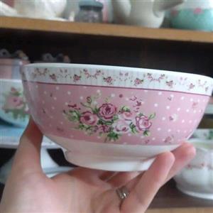 کاسه آبگوشت آنجل صورتی