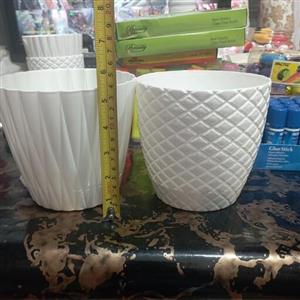 گلدان پلاستیکی طرح آناناسی و الماس سایز 2