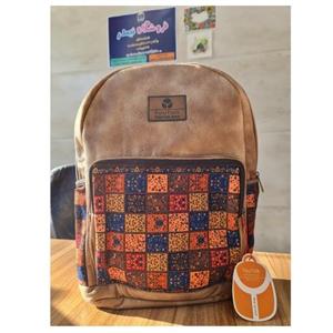 کیف کوله پشتی یوتاب. مدل سنتی. جنس بیرونی پارچه میکرو و داخل کیف چرم مصنوعی. طرح گلگلی