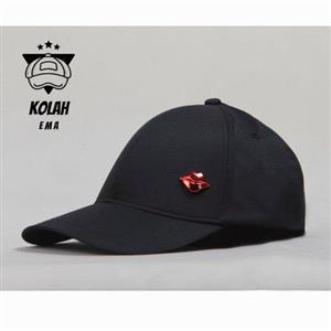 کلاه کپ لب قرمز