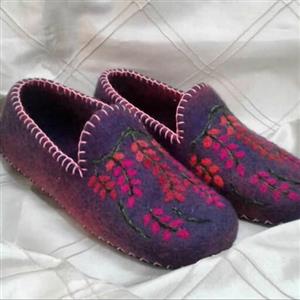 پاپوش نمدی روفرشی کچه دوزی شده زنانه تولید محصولات نمدی لَمه (مستقیم از تولیدکننده) با ضمانت کیفیت