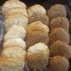 شیرینی نارگیلی وگردویی خوشمزه مناسب مهمانی ها ودورهمی های شماعزیزان باوزن 500گرم مناسب همه ی افراد شیرینی مناسب وخوشمزه