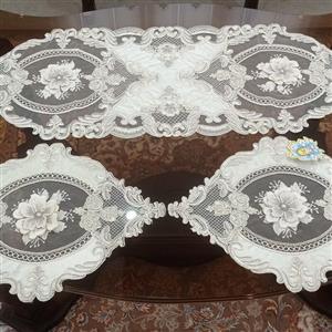 رومیزی مخمل دانتل گل برجسته سه تکه در سه رنگ کرم طوسی صورتی