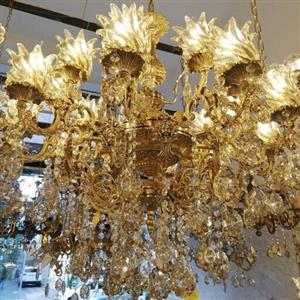 لوستر  برنز .20 شعله.  10 شاخه.  تمام برنج  . شاخه بزرگ.  با قطر بیشتر از یک متر
