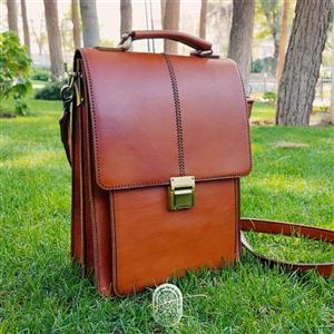 کیف چرم طبیعی مردانه دست دوز آلا مدل بردیا  دسته دار