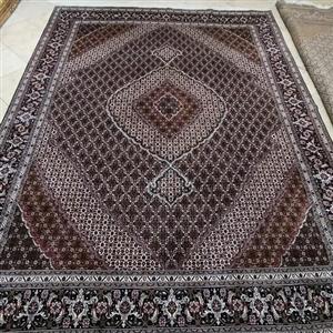 فرش دستبافت تک 9متری نقشه ماهی چله نخ گل ابریشم 40رج. مرینوس بافت تبریز