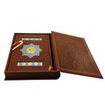 110112-قرآن وزیری معطر جعبه دار چرم پلاک رنگی ترجمه الهی قمشه ای نشر هلیا