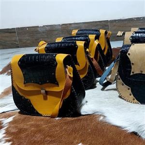 کیف دوشی زنانه دو رنگ