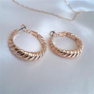 گوشواره حلقه ای مدل پیچ