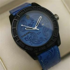 ساعت مچی مردانه صفحه حکاکی بند چرم دیزل موتور شرکتی Diesel