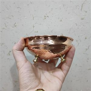 پیاله یا کاسه سه پاییه مسی ( پایه برنجی )