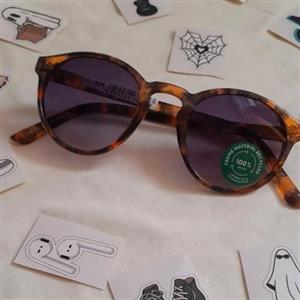 عینک زنانه یو وی 400 عینک زنانه  uv400 عینک وارداتی عینک دودی عینک  آفتابی عینک آفتابی زنانه عینک اورجینال عینک پلنگی