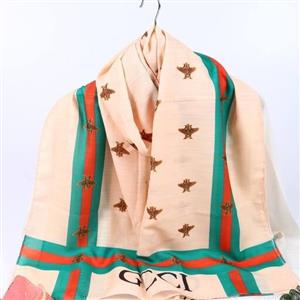 شال نخی گوچی قواره 195در75دور دوختاصلا  سُر نیستسبک و خنکمناسب تابستاننرم و لطیف