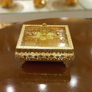 شکلات خوری مربع شکم دار 