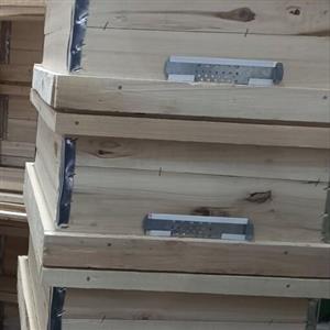طبق کندو استاندارد چوب سفید ارسال با پست هزینه هرطبق جداگانه است و سفارش تعداد پذیرفته میشود 