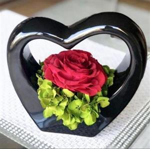 گلدان سبدی طرح قلب ( کارتنی)دونه ای18000ت سفارش عمده بالای 40عدد 