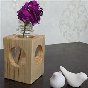 گلدان پایه چوبی. دکوری جذاب