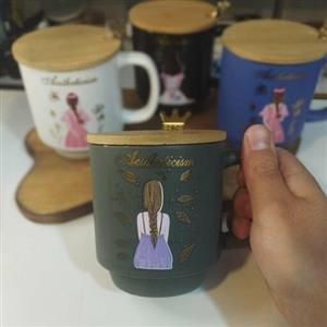 ماگ سرامیکی با درب بامبو چوبی و قاشق لیوان سرامیکی