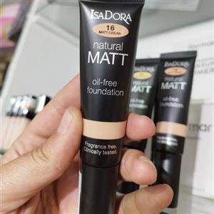 کرم پودر طبیعی مات ایزادورا اصلی مناسب انواع پوست و به ویژه پوست های چرب و حساس