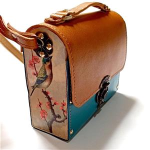 کیف چرم دستساز زنانه (بغل چوب نقاشی شده )